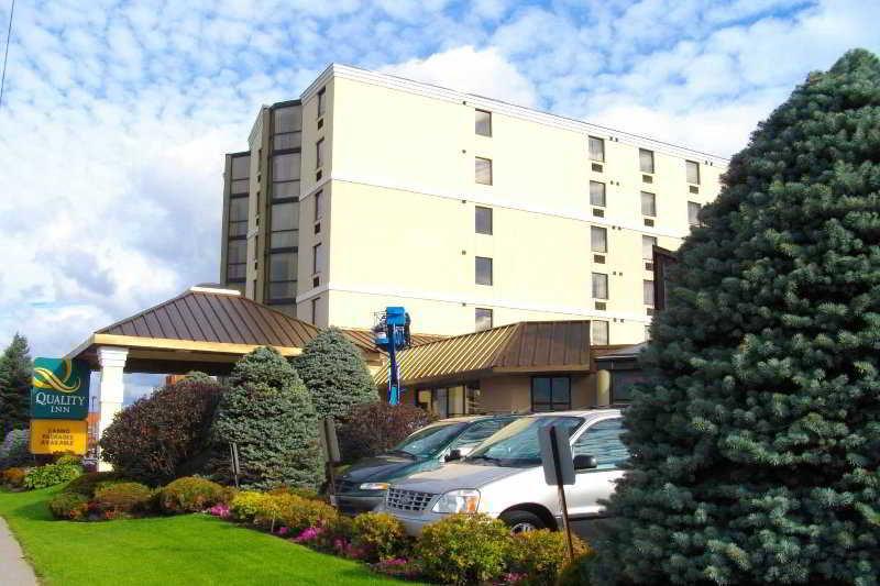 Quality Inn & Suites Bay Front Sault Ste. Marie Exterior foto